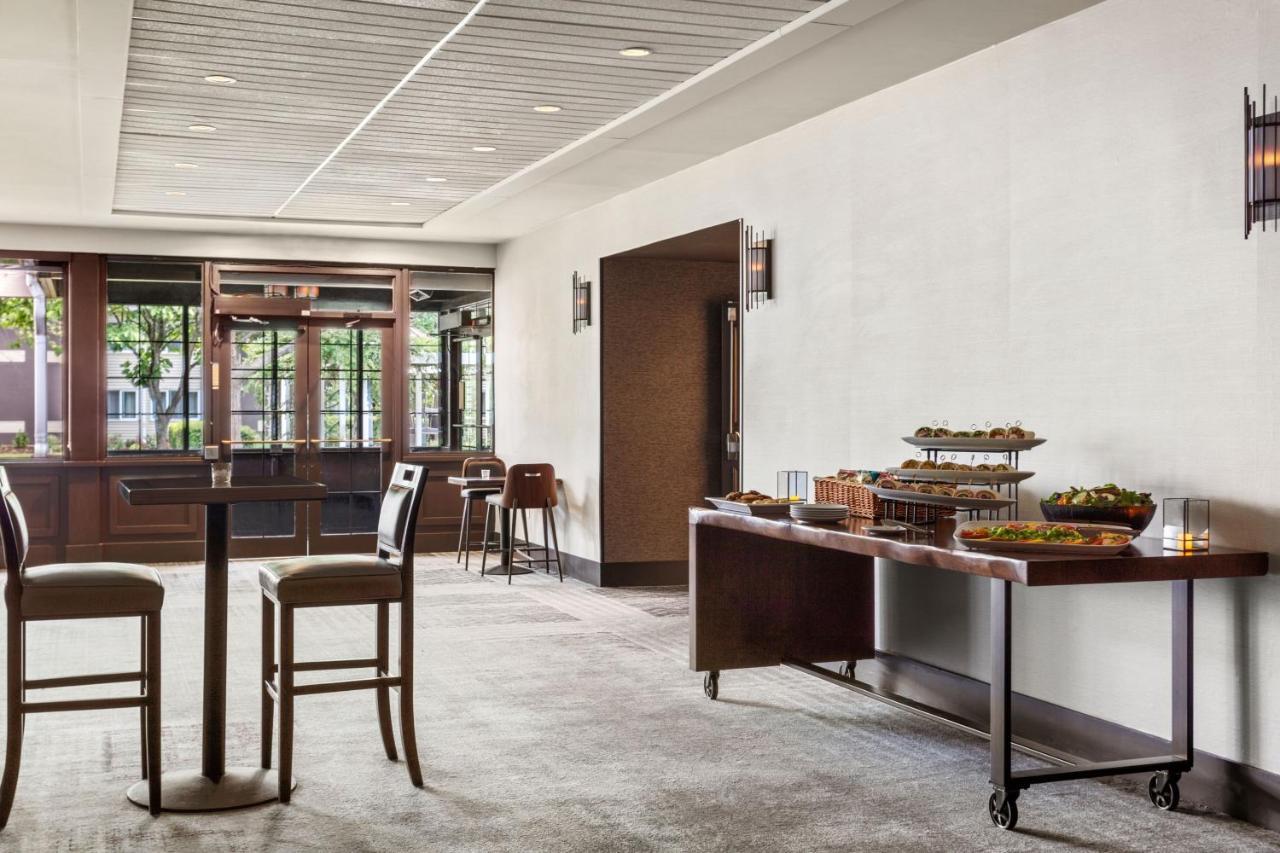 Delta Hotels by Marriott Burlington Eksteriør bilde